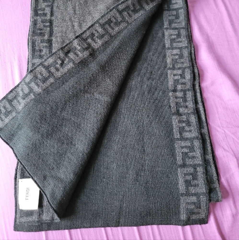 Fendi Reversible Scarf Black/Grey Unisex